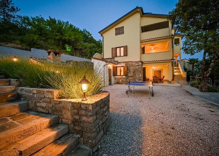 Villa Brbon - Serene Getaway Krbune