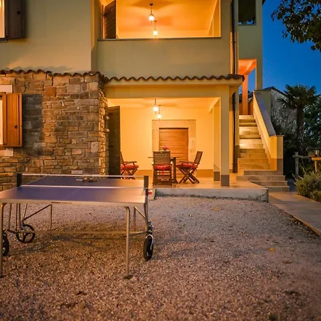 Brbon - Serene Getaway Willa *